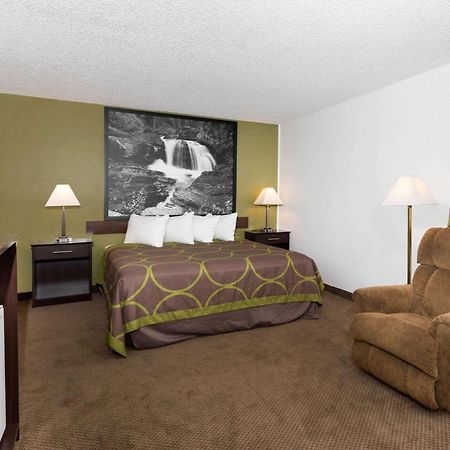Super 8 By Wyndham Missoula/Brooks Street Exterior foto